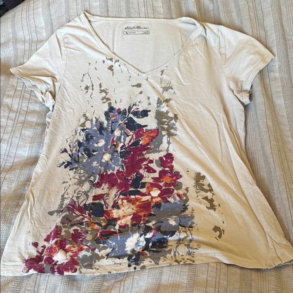 Eddie Bauer Cream Red Graphic Short Sleeve Tee
